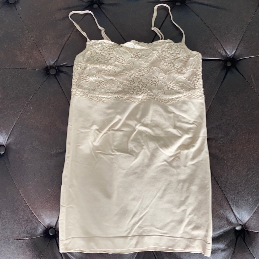 BR camisole in beige